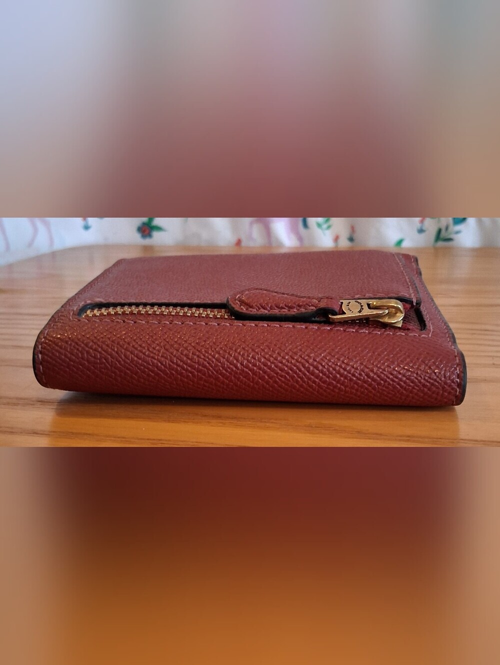 EUC Coach Wyn Burgundy Saffiano Leather Casual Everyday Trifold Billfold Wallet - Picture 4 of 13